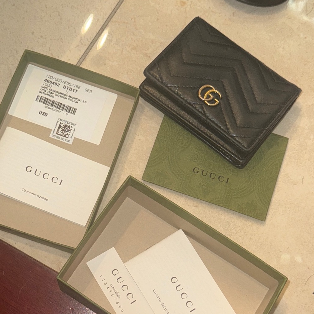Gucci GG Marmont 2.0 Black Leather Card Case with Gold Accent